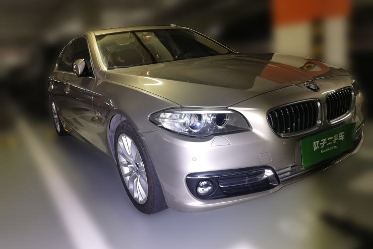 Used BMW 5 Series 2017 525Li Luxury Design Package Front Right 45 Deg