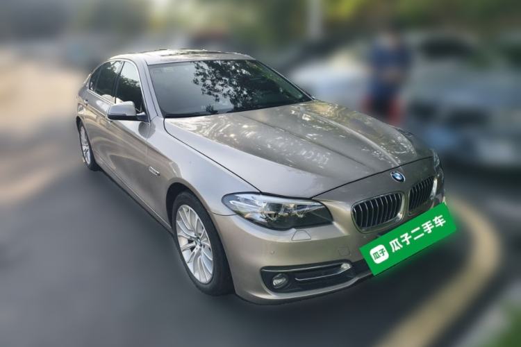 Used BMW 5 Series 2017 525Li Luxury Design Package Front Right 45 Deg