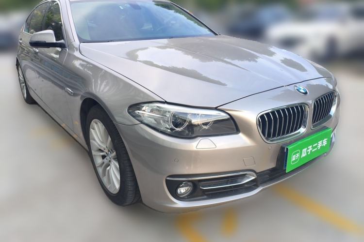 Used BMW 5 Series 2017 525Li Luxury Design Package Front Right 45 Deg