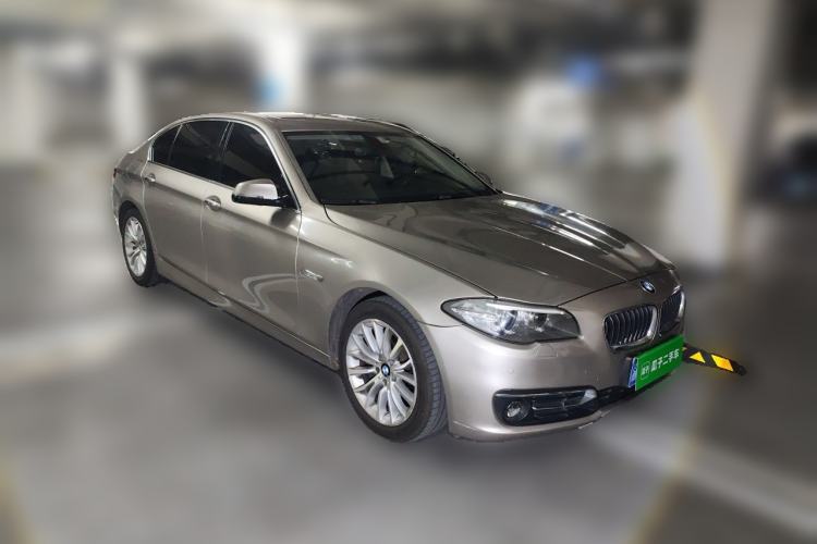 Used BMW 5 Series 2017 525Li Luxury Design Package Front Right 45 Deg