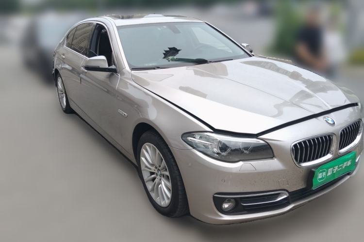 Used BMW 5 Series 2017 525Li Luxury Design Package Front Right 45 Deg