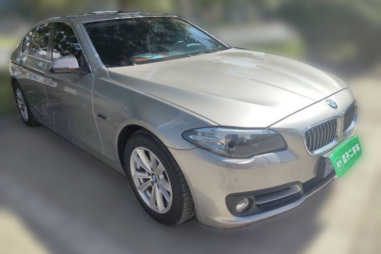 Used BMW 5 Series 2017 520Li Elegant Edition Front Right 45 Deg