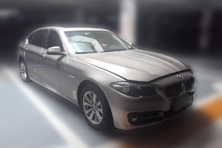 Used BMW 5 Series 2017 520Li Elegant Edition Front Right 45 Deg