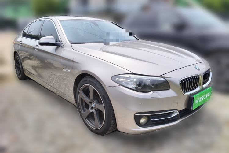 Used BMW 5 Series 2017 525Li Luxury Design Package Front Right 45 Deg