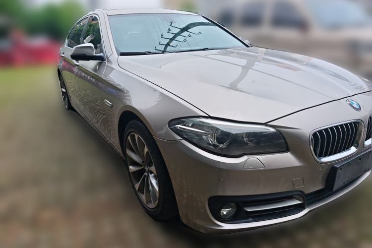 Used BMW 5 Series 2017 525Li Leading Model Front Right 45 Deg