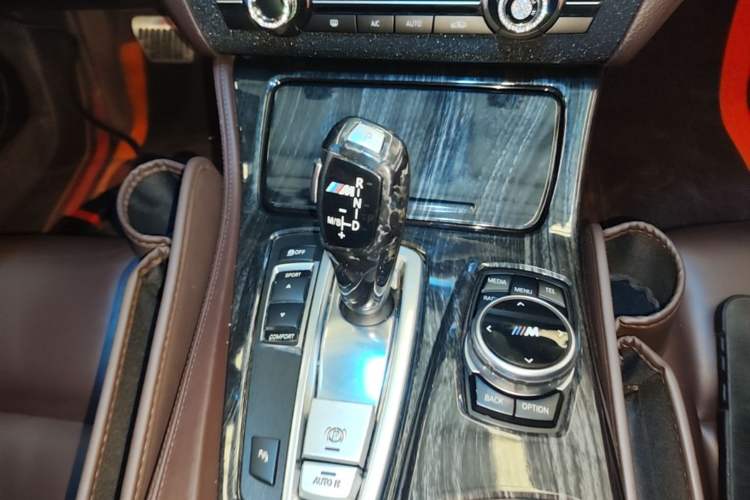 Used BMW 5 Series 2017 525Li Luxury Design Package Gear Lever