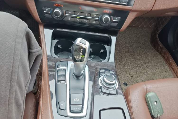 Used BMW 5 Series 2017 525Li Leading Model Gear Lever