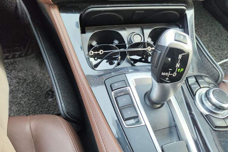 Used BMW 5 Series 2017 520Li Elegant Edition Gear Lever