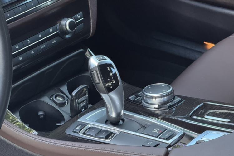 Used BMW 5 Series 2017 525Li Luxury Design Package Gear Lever