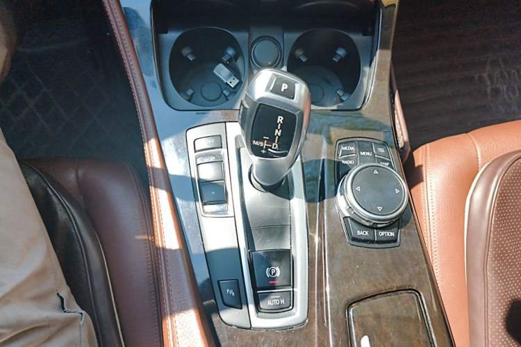 Used BMW 5 Series 2017 525Li Leading Model Gear Lever