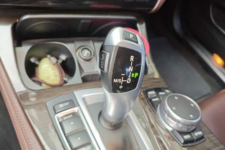 Used BMW 5 Series 2017 525Li Luxury Design Package Gear Lever