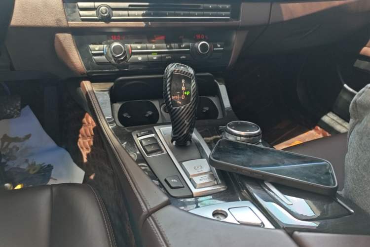 Used BMW 5 Series 2017 525Li Luxury Design Package Gear Lever