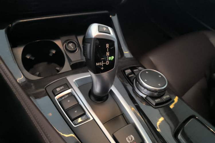 Used BMW 5 Series 2017 525Li Luxury Design Package Gear Lever