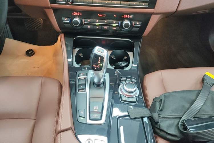 Used BMW 5 Series 2017 520Li Elegant Edition Gear Lever