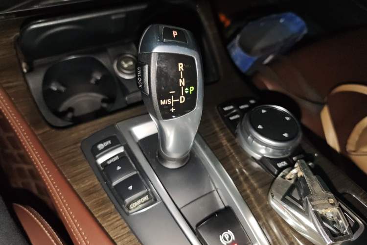 Used BMW 5 Series 2017 525Li Luxury Design Package Gear Lever