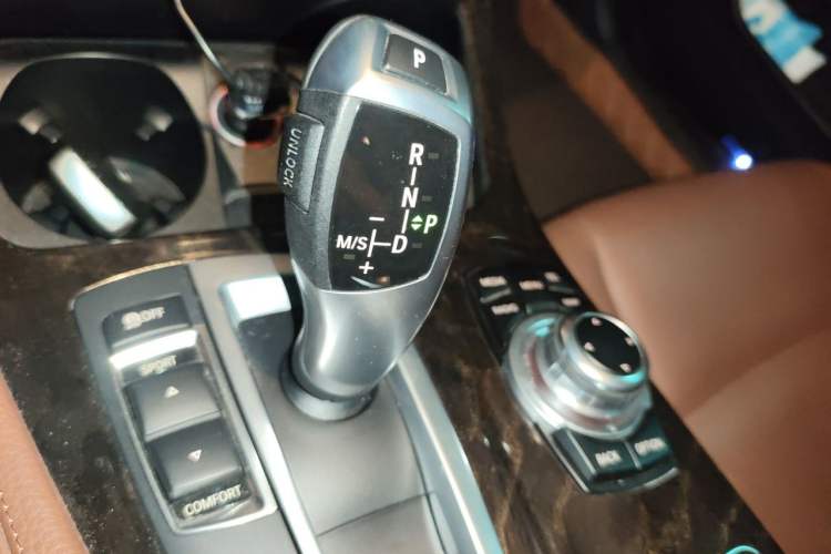 Used BMW 5 Series 2017 525Li Leading Model Gear Lever