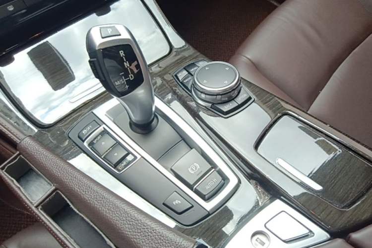 Used BMW 5 Series 2017 525Li Luxury Design Package Gear Lever