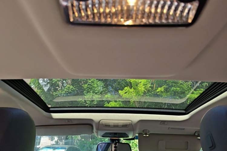 Used BMW 5 Series 2017 525Li Luxury Design Package Headliner
