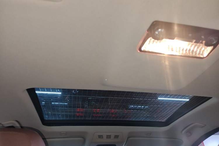 Used BMW 5 Series 2017 525Li Leading Model Headliner