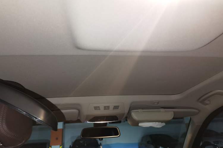 Used BMW 5 Series 2017 525Li Luxury Design Package Headliner