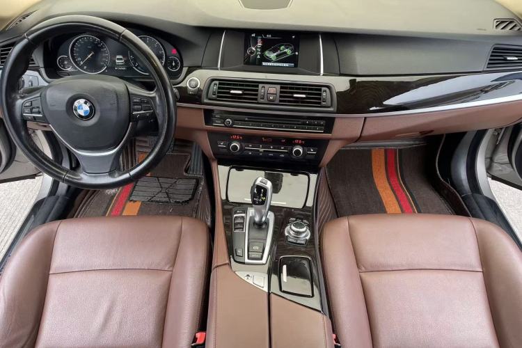 Used BMW 5 Series 2017 525Li Leading Model Interior 1