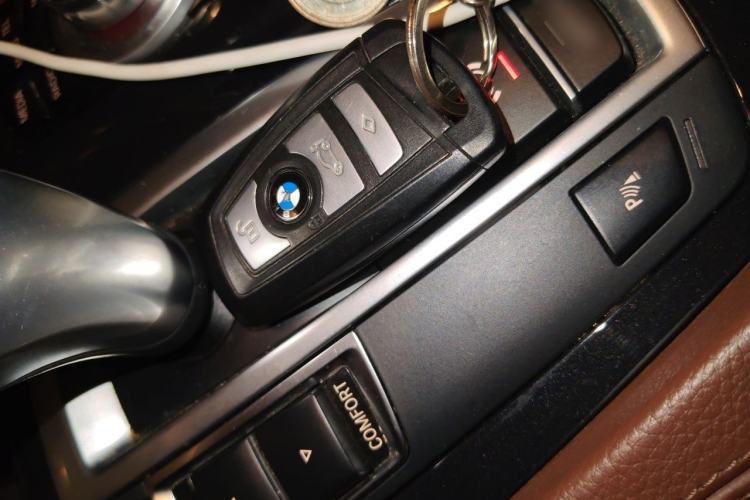 Used BMW 5 Series 2017 520Li Elegant Edition Interior 1