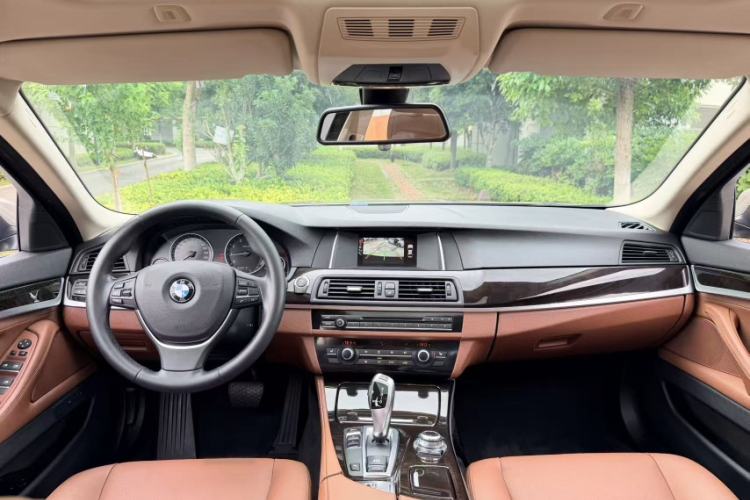 Used BMW 5 Series 2017 525Li Leading Model Interior 1