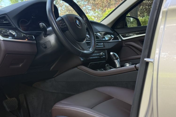 Used BMW 5 Series 2017 525Li Luxury Design Package Interior 13