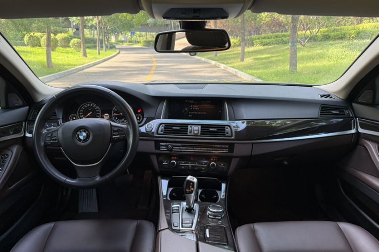 Used BMW 5 Series 2017 525Li Luxury Design Package Interior 15