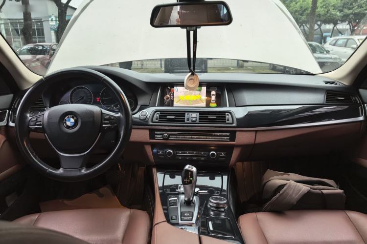 Used BMW 5 Series 2017 520Li Elegant Edition Interior 2