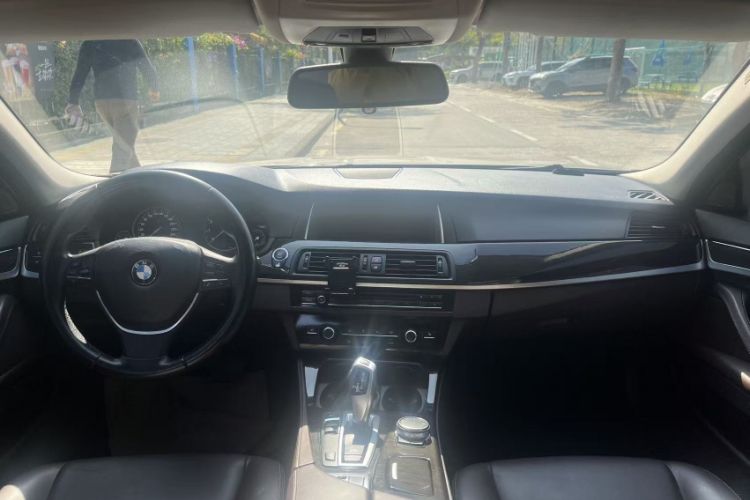 Used BMW 5 Series 2017 525Li Luxury Design Package Interior 2