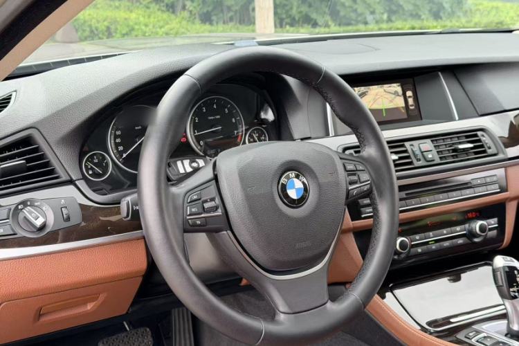 Used BMW 5 Series 2017 525Li Leading Model Interior 2