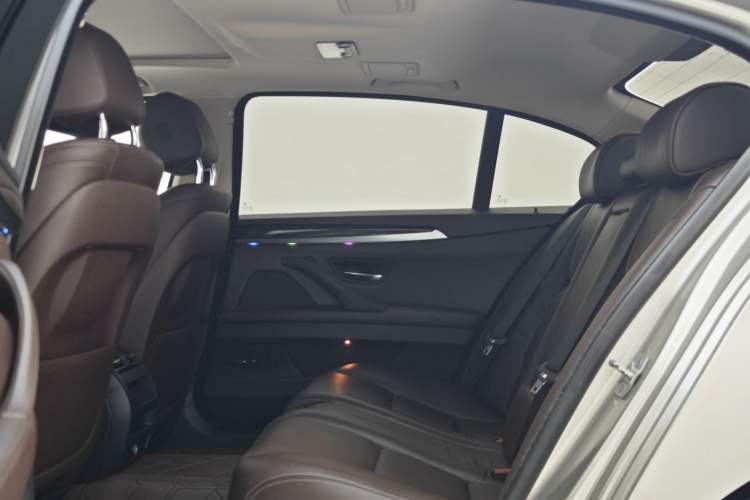 Used BMW 5 Series 2017 525Li Luxury Design Package Interior 3