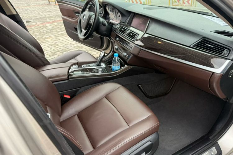 Used BMW 5 Series 2017 525Li Luxury Design Package Interior 3