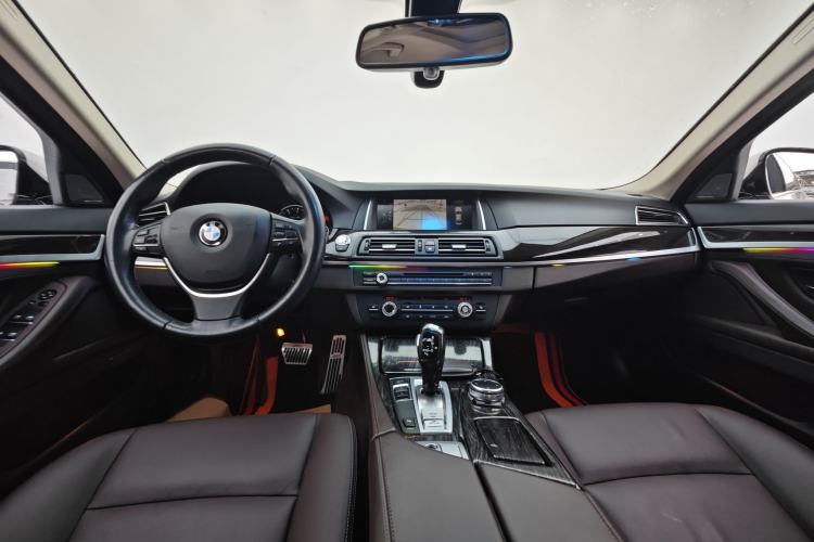 Used BMW 5 Series 2017 525Li Luxury Design Package Interior 4
