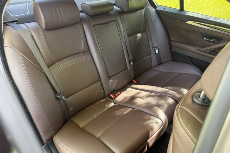 Used BMW 5 Series 2017 525Li Luxury Design Package Interior 4