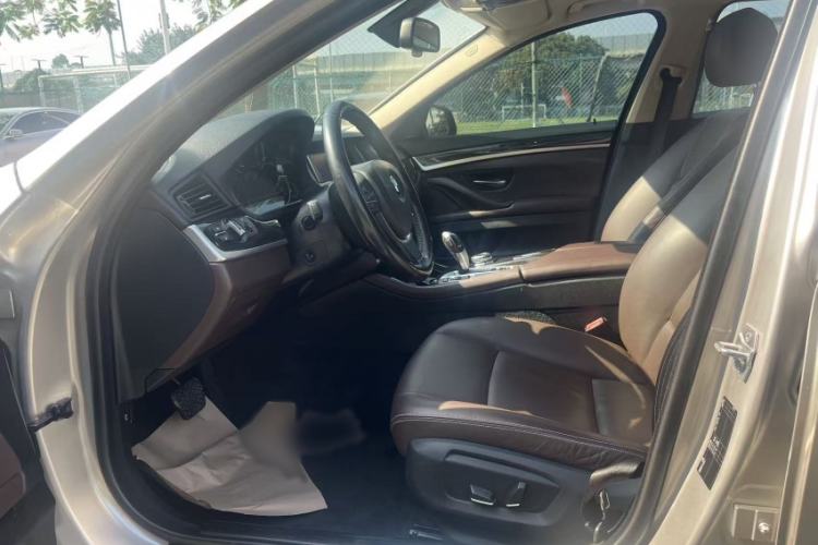 Used BMW 5 Series 2017 525Li Luxury Design Package Interior 4