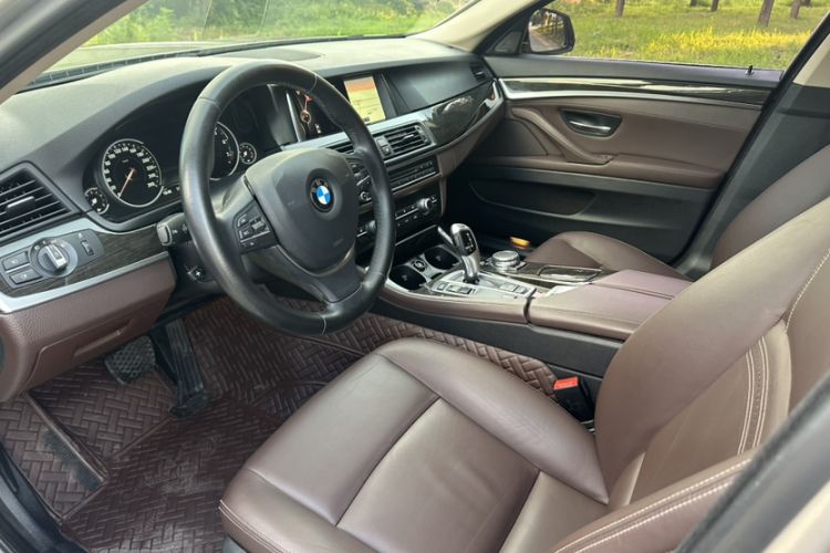 Used BMW 5 Series 2017 525Li Luxury Design Package Interior 5