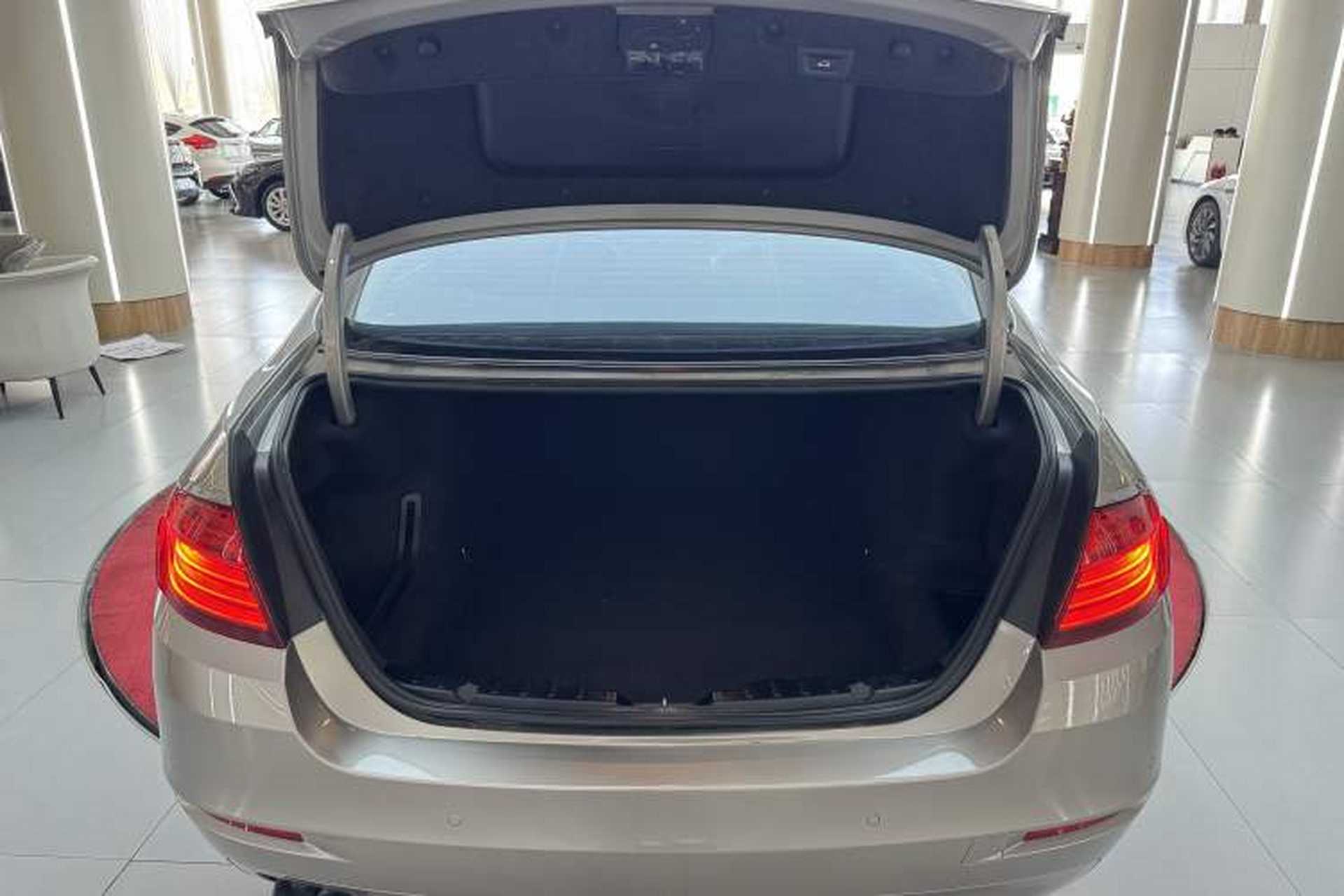 Used BMW 5 Series 2017 520Li Elegant Edition Interior 7