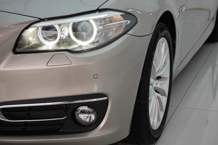 Used BMW 5 Series 2017 525Li Luxury Design Package Left Front Headlight