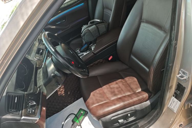 Used BMW 5 Series 2017 525Li Luxury Design Package Left Front Seat