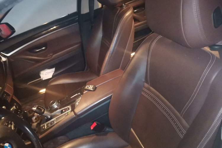 Used BMW 5 Series 2017 525Li Luxury Design Package Left Front Seat