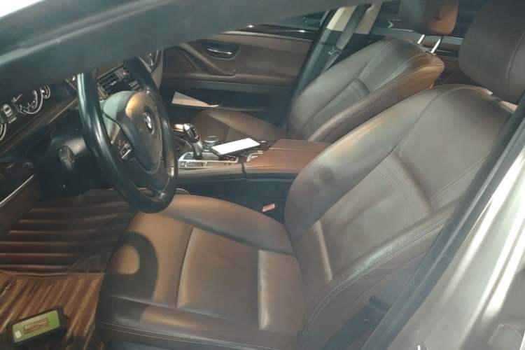 Used BMW 5 Series 2017 525Li Luxury Design Package Left Front Seat