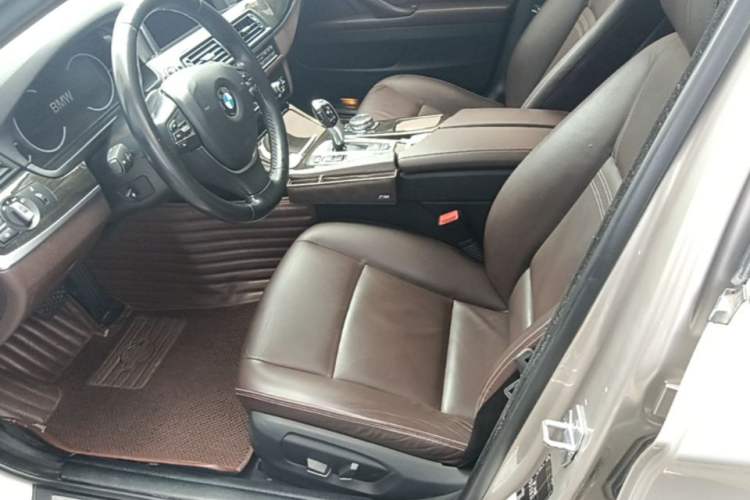 Used BMW 5 Series 2017 525Li Luxury Design Package Left Front Seat