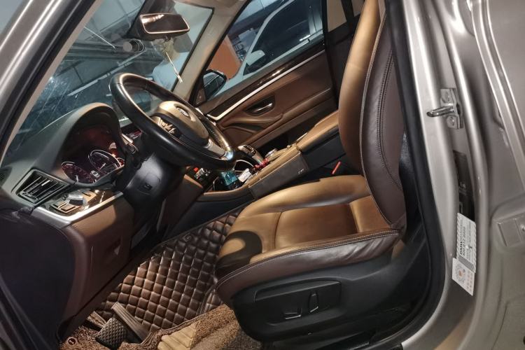 Used BMW 5 Series 2017 525Li Luxury Design Package Left Front Seat