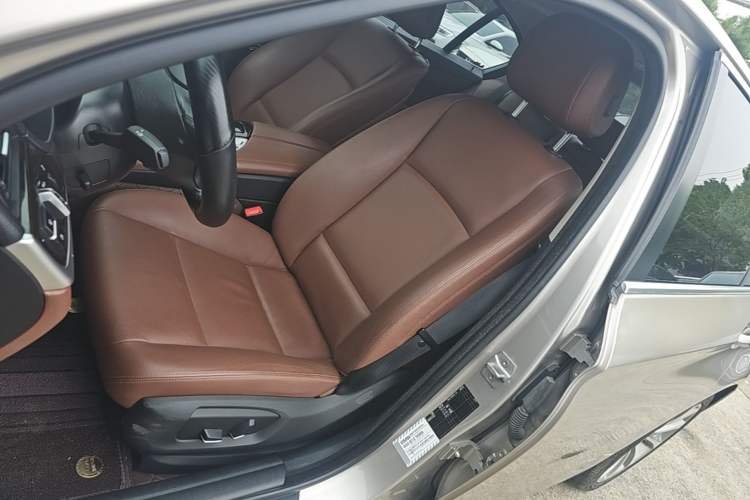 Used BMW 5 Series 2017 525Li Leading Model Left Front Seat
