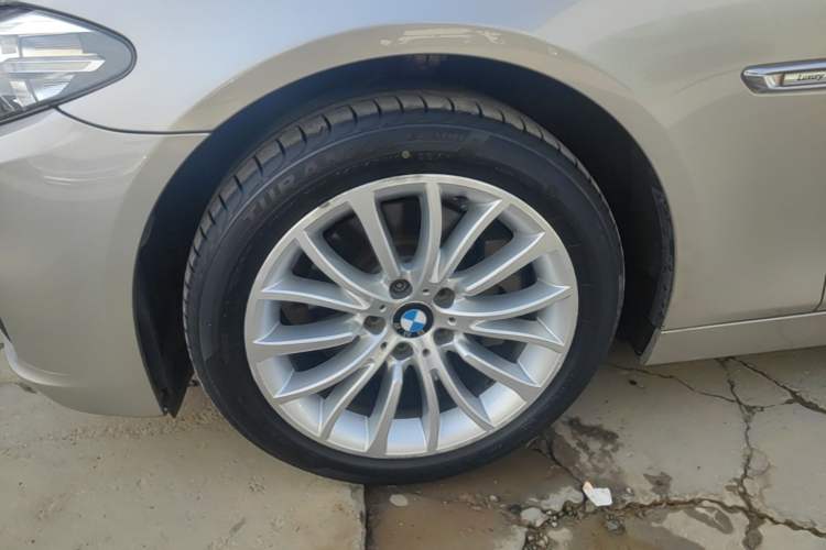 Used BMW 5 Series 2017 525Li Luxury Design Package Left Front Wheel Hub