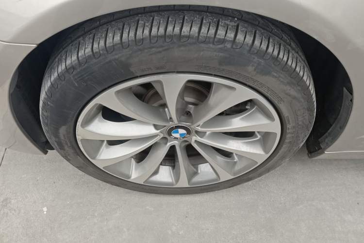 Used BMW 5 Series 2017 525Li Leading Model Left Front Wheel Hub