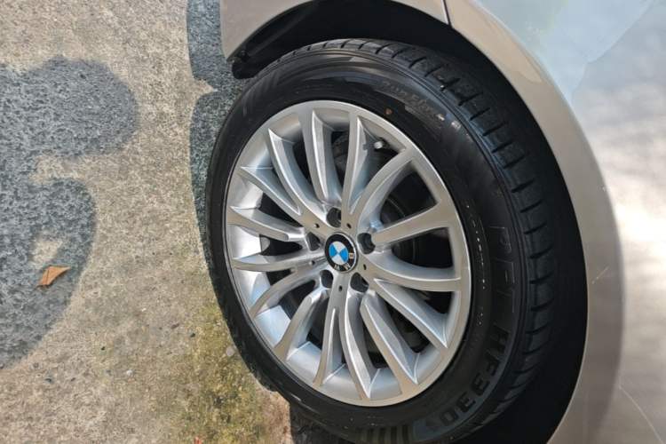 Used BMW 5 Series 2017 525Li Luxury Design Package Left Front Wheel Hub