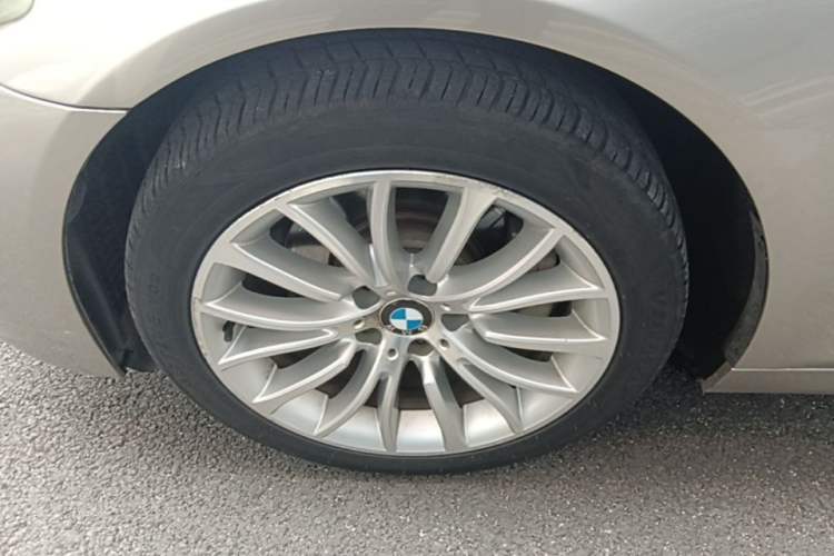 Used BMW 5 Series 2017 525Li Luxury Design Package Left Front Wheel Hub